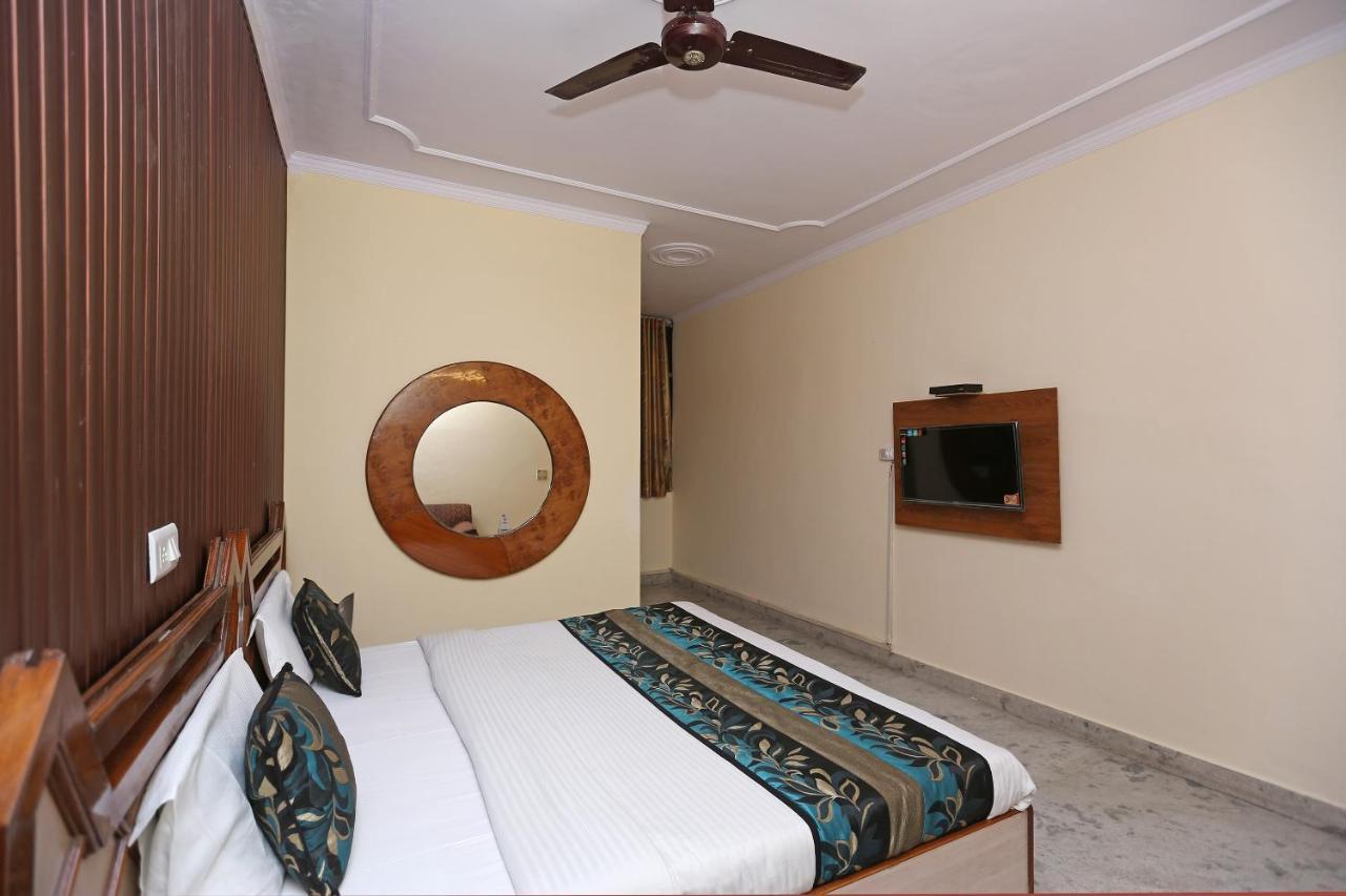 Oyo Flagship 9554 Hotel Grand Plaza Faridábád Kültér fotó
