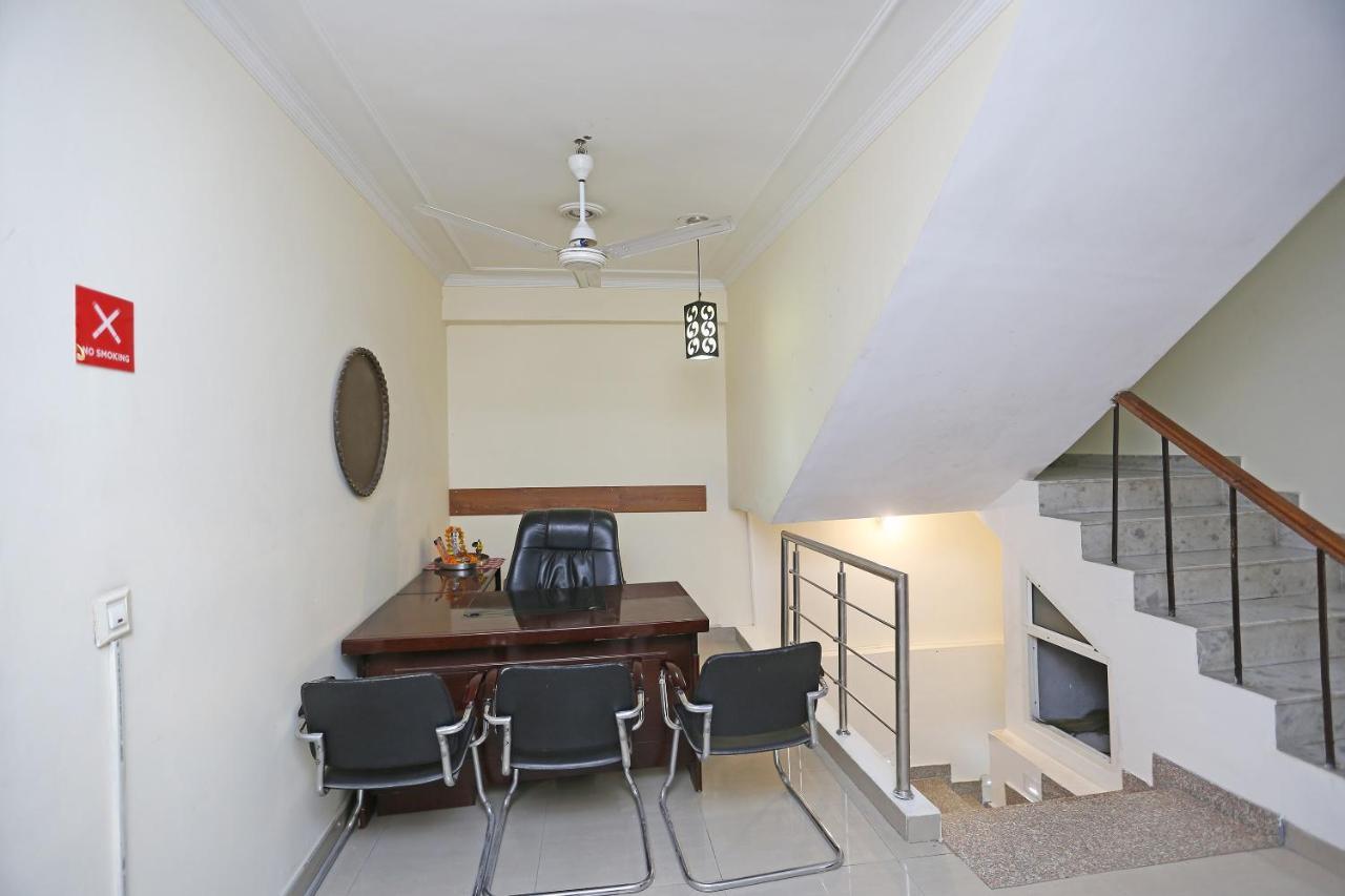 Oyo Flagship 9554 Hotel Grand Plaza Faridábád Kültér fotó