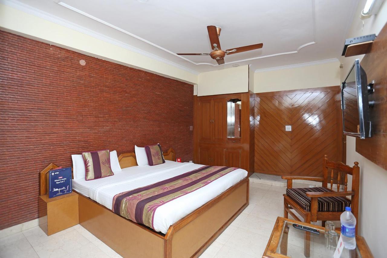 Oyo Flagship 9554 Hotel Grand Plaza Faridábád Kültér fotó