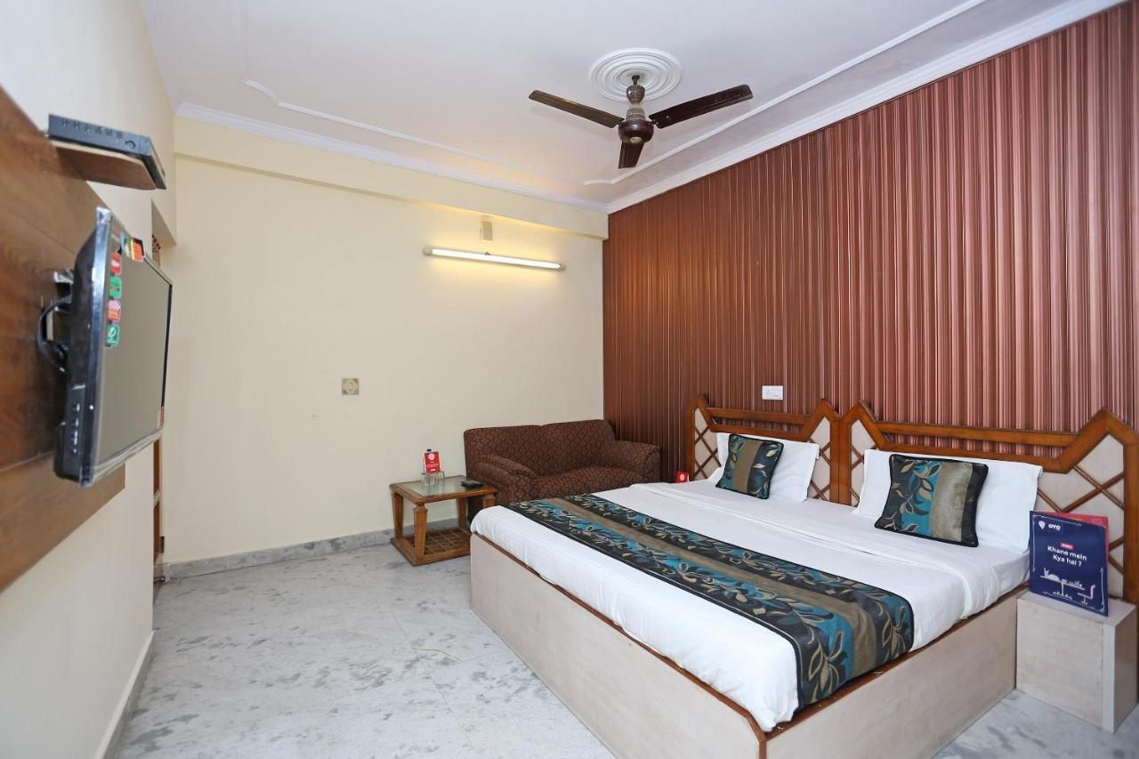Oyo Flagship 9554 Hotel Grand Plaza Faridábád Kültér fotó